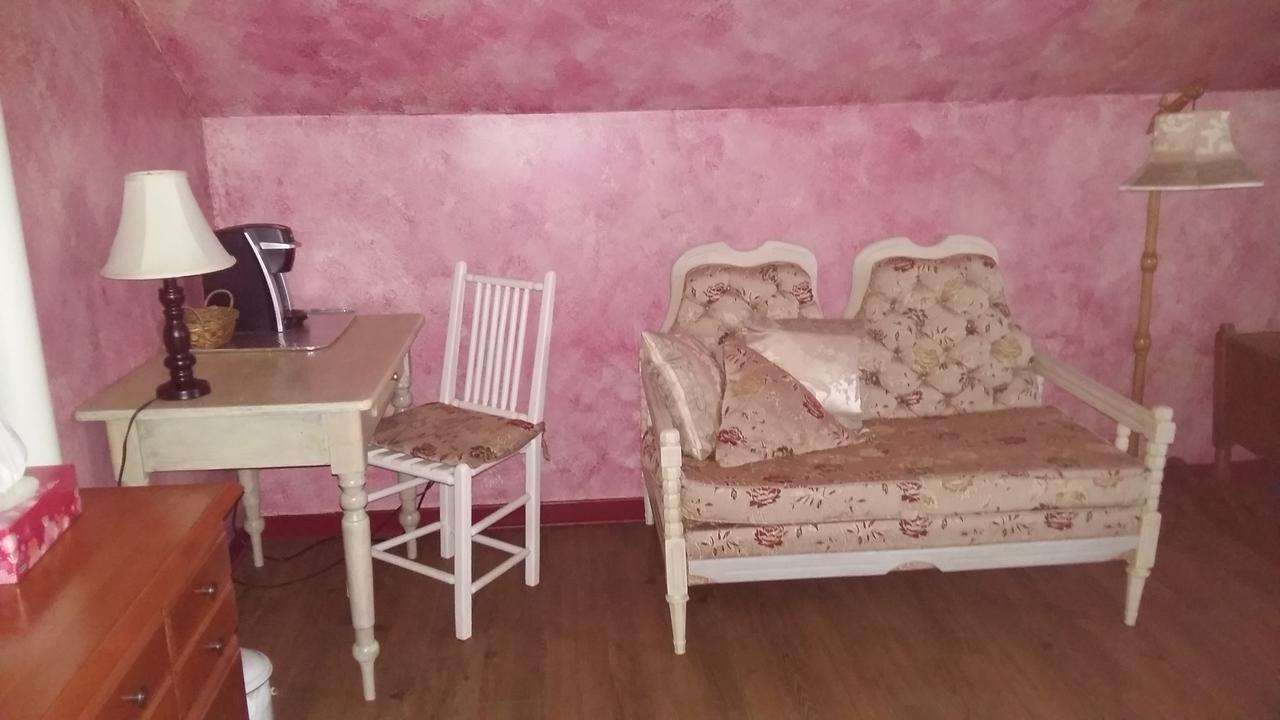 Gite Agricole Les Lilas Saint Wenceslas Exteriör bild